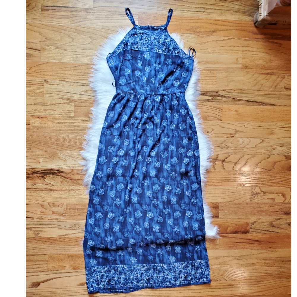 💙Navy blue floral maxi dress size Medium
